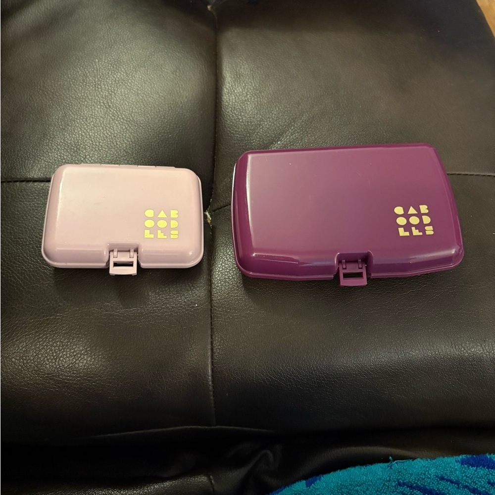 Caboodles Dual Case Set in Purple and Lavender